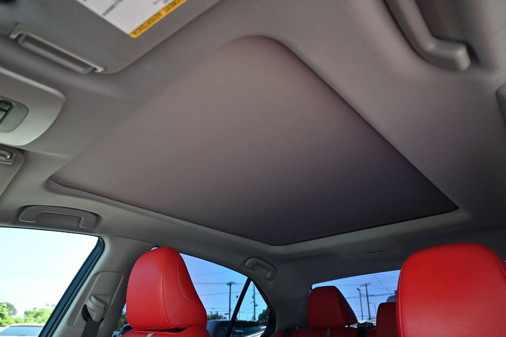 2019 Toyota Camry XSE photo 11
