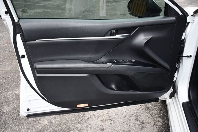 2019 Toyota Camry XSE Automatic - 22999395 - 18
