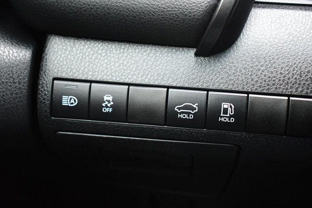 2019 Toyota Camry XSE Automatic - 22999395 - 25