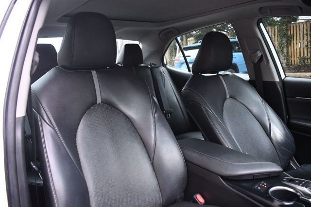 2019 Toyota Camry XSE Automatic - 22999395 - 33