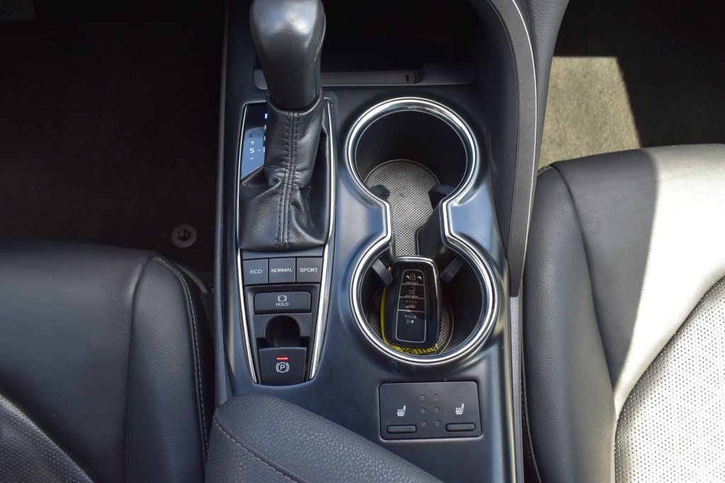 2019 Toyota Camry XSE Automatic - 23078883 - 25