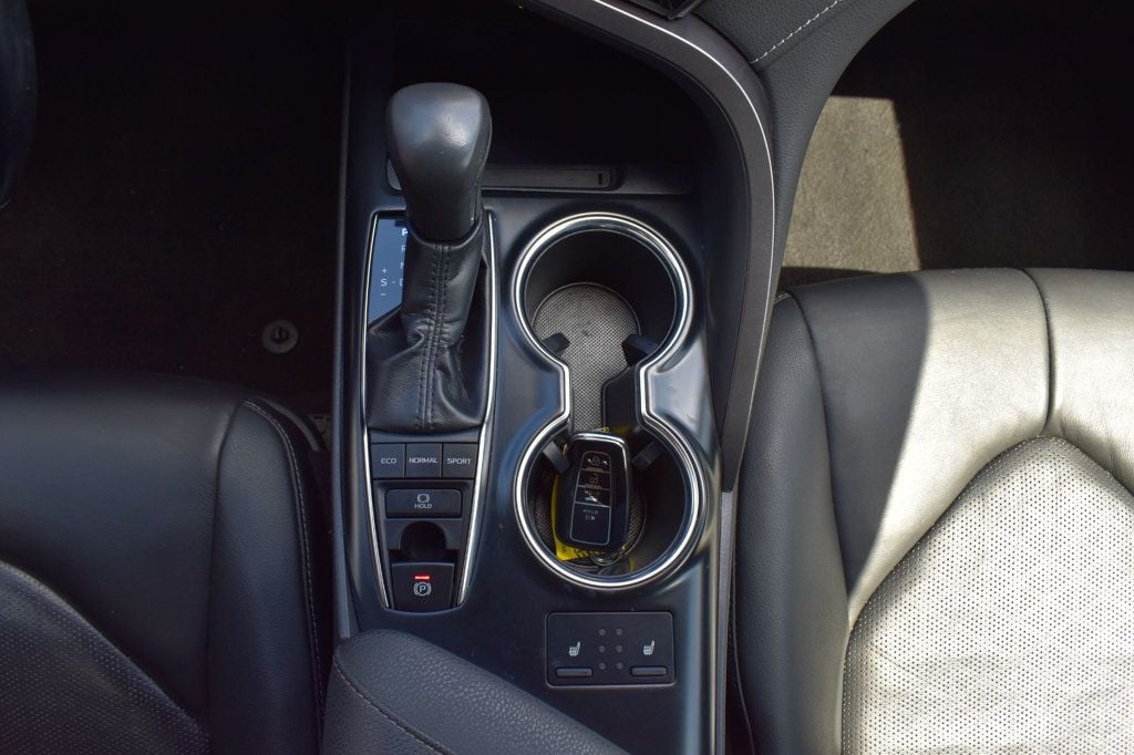 2019 Toyota Camry XSE Automatic - 23078883 - 26