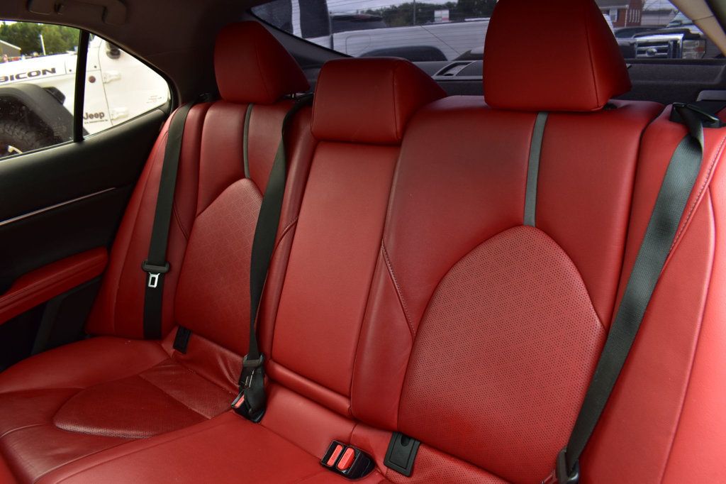2019 Toyota Camry XSE Automatic - 23081565 - 17