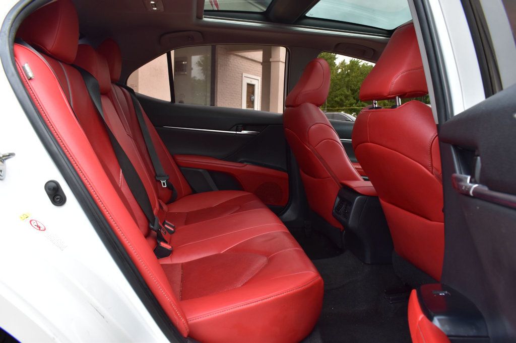 2019 Toyota Camry XSE Automatic - 23081565 - 19