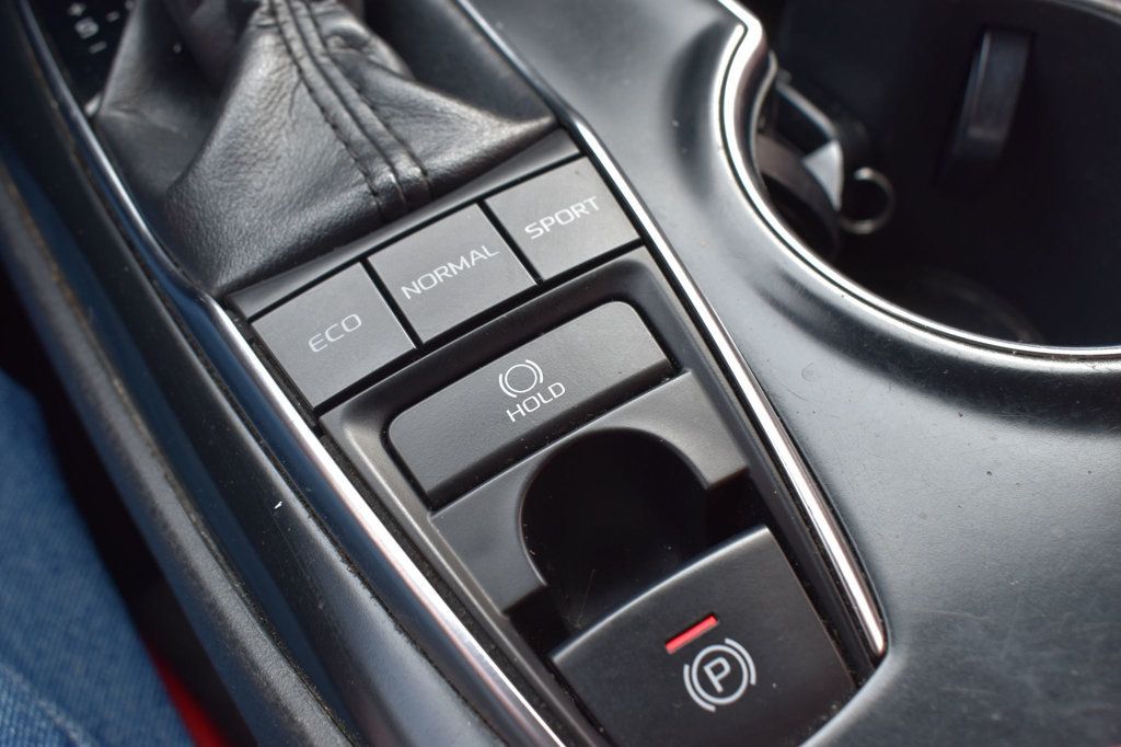 2019 Toyota Camry XSE Automatic - 23081565 - 33