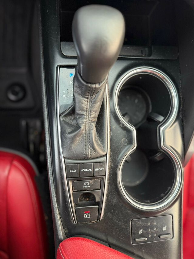 2019 Toyota Camry XSE Automatic - 22981638 - 17