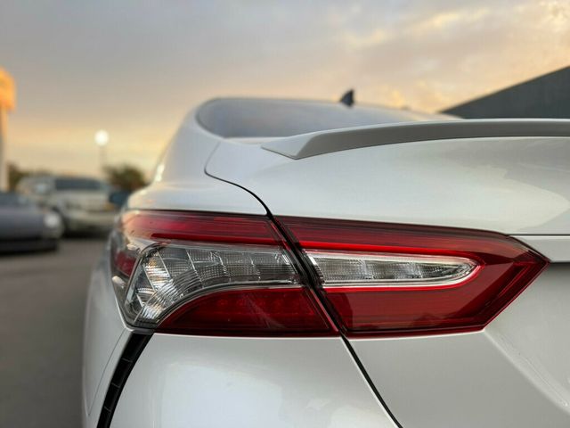 2019 Toyota Camry XSE Automatic - 22981638 - 28