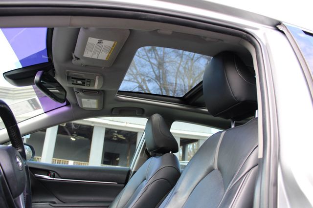 2019 Toyota Camry XSE Automatic - 22966139 - 17