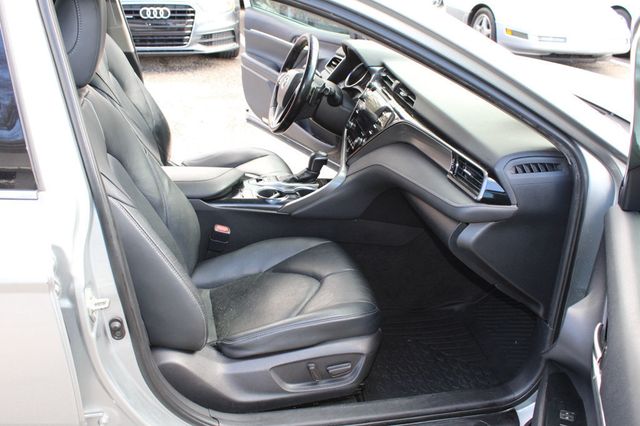 2019 Toyota Camry XSE Automatic - 22966139 - 18