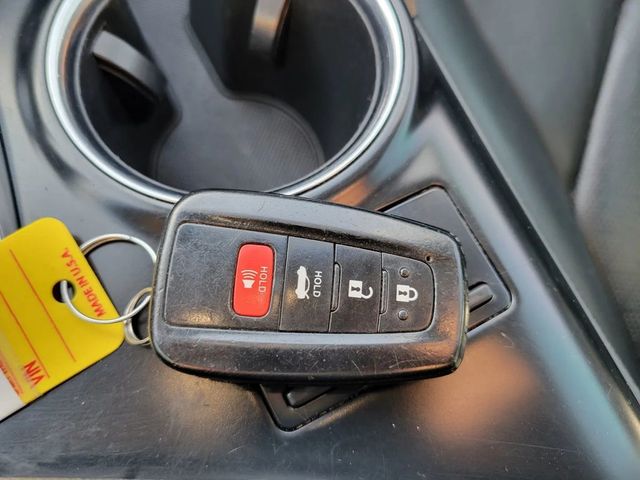 2019 Toyota Camry XSE Sedan 4D - 23009388 - 35