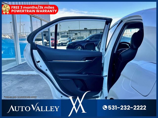 2019 Toyota Camry XSE Sedan 4D - 22939078 - 18