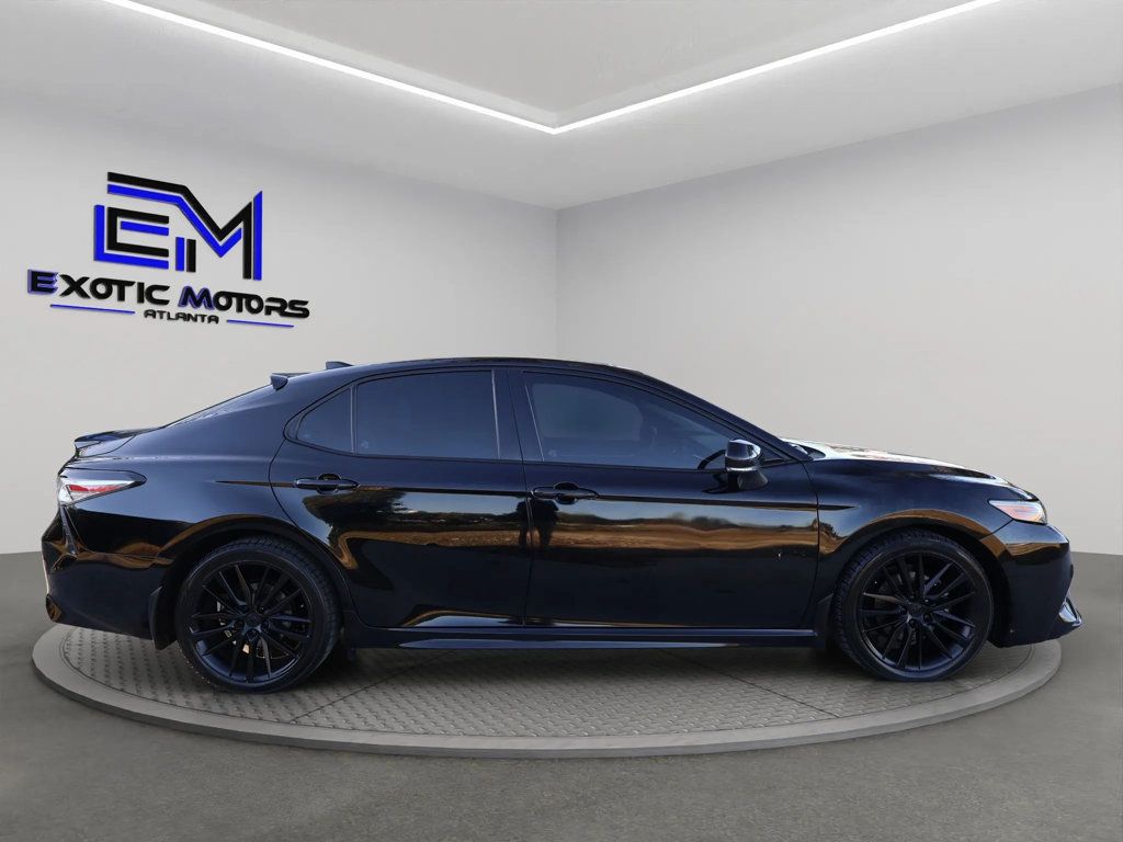 2019 Toyota Camry XSE TRIM, RED LEATHER SEATS, BLACKOUT WHEELS, BLUETOOTH, SPOILER - 22934292 - 5