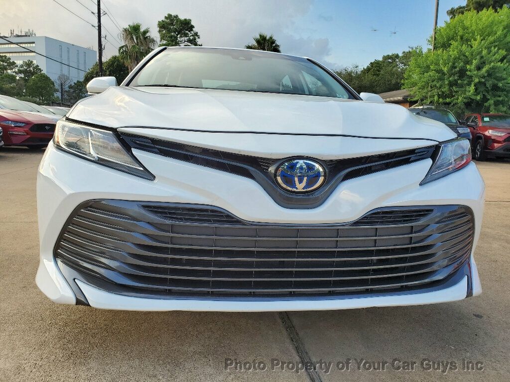 2019 Toyota Camry Hybrid LE photo 5