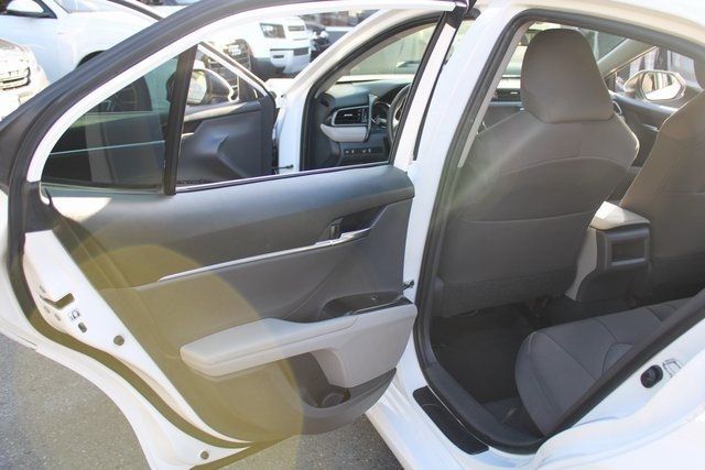 2019 Toyota Camry Hybrid LE CVT - 22923303 - 15