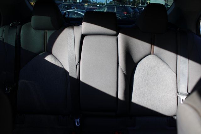 2019 Toyota Camry Hybrid LE CVT - 22923303 - 20