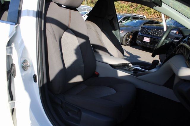 2019 Toyota Camry Hybrid LE CVT - 22923303 - 22