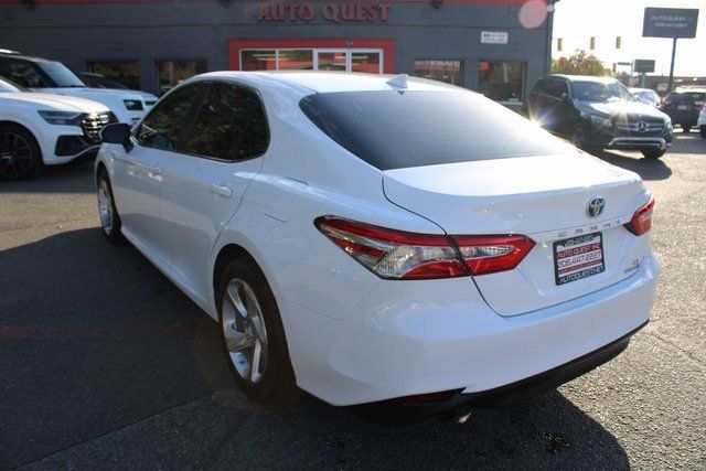 2019 Toyota Camry Hybrid LE CVT - 22923303 - 4