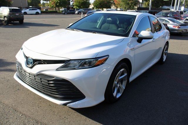 2019 Toyota Camry Hybrid LE CVT - 22923303 - 6