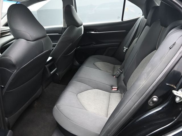 2019 Toyota Camry Hybrid LE CVT - 23010172 - 12