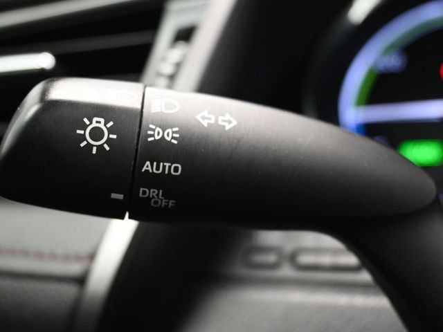 2019 Toyota Camry Hybrid LE CVT - 23010172 - 24