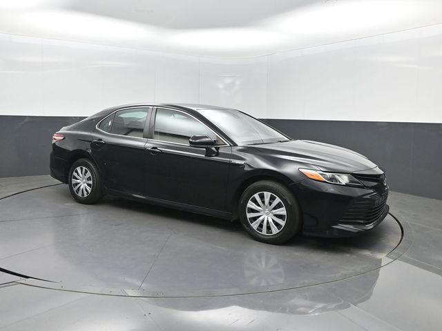 2019 Toyota Camry Hybrid LE CVT - 23010172 - 6