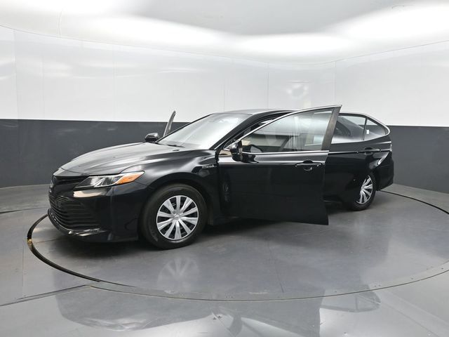 2019 Toyota Camry Hybrid LE CVT - 23010172 - 8