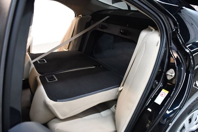 2019 Toyota Camry Hybrid LE CVT - 23067072 - 40