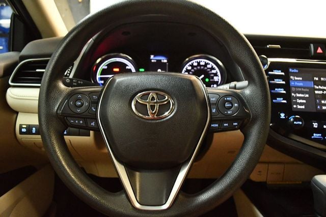 2019 Toyota Camry Hybrid LE CVT - 23067072 - 41
