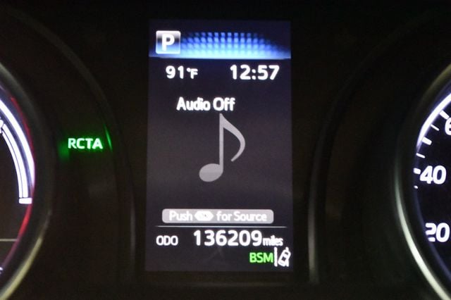 2019 Toyota Camry Hybrid LE CVT - 23067072 - 47