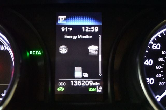 2019 Toyota Camry Hybrid LE CVT - 23067072 - 54