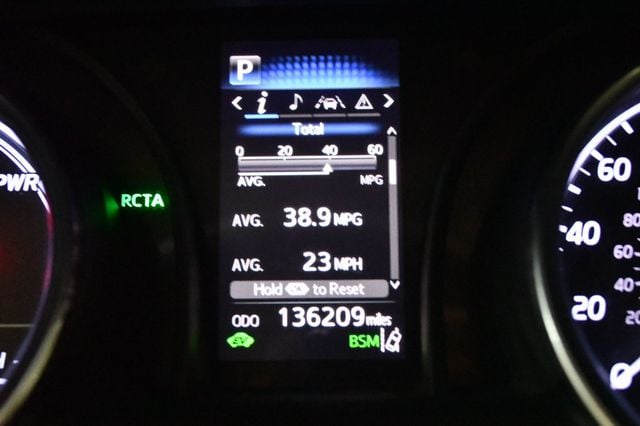 2019 Toyota Camry Hybrid LE CVT - 23067072 - 56