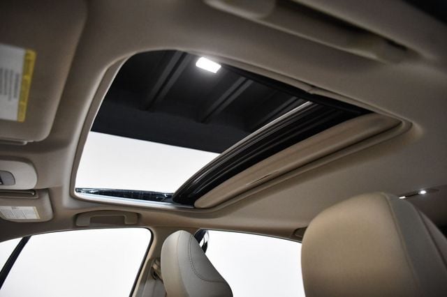 2019 Toyota Camry Hybrid LE CVT - 23067072 - 5
