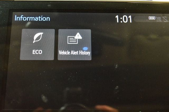 2019 Toyota Camry Hybrid LE CVT - 23067072 - 63