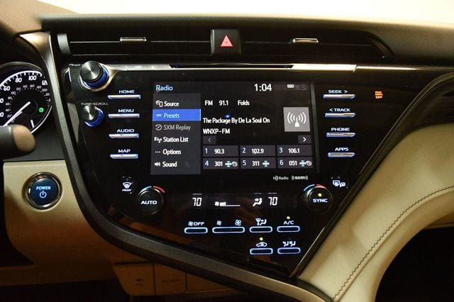 2019 Toyota Camry Hybrid LE CVT - 23067072 - 68