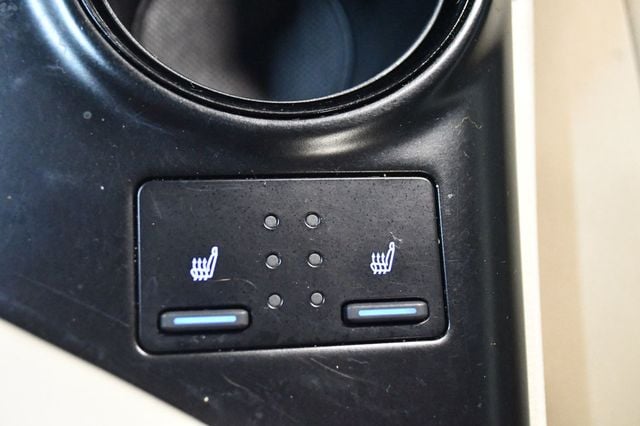 2019 Toyota Camry Hybrid LE CVT - 23067072 - 71
