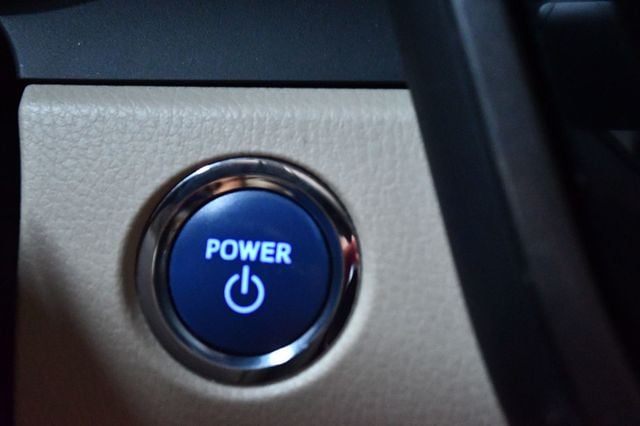 2019 Toyota Camry Hybrid LE CVT - 23067072 - 73