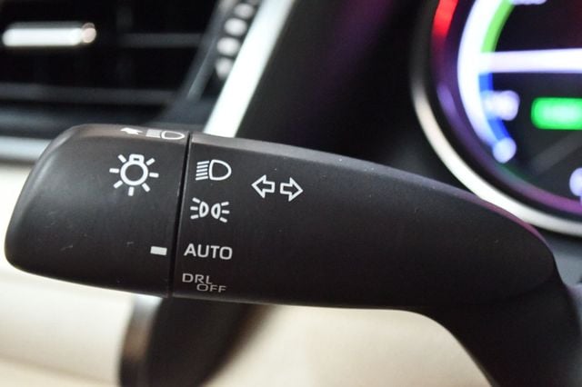 2019 Toyota Camry Hybrid LE CVT - 23067072 - 75