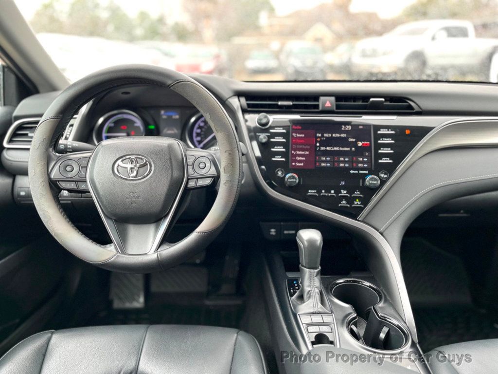 2019 Toyota Camry Hybrid SE CVT - 22318453 - 34