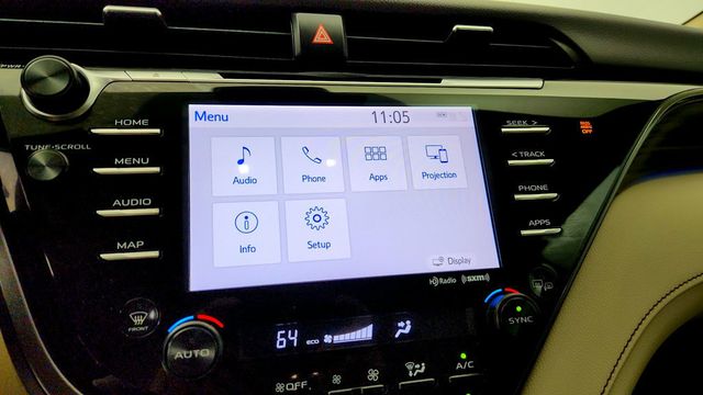 2019 Toyota Camry Hybrid XLE CVT - 23094159 - 17