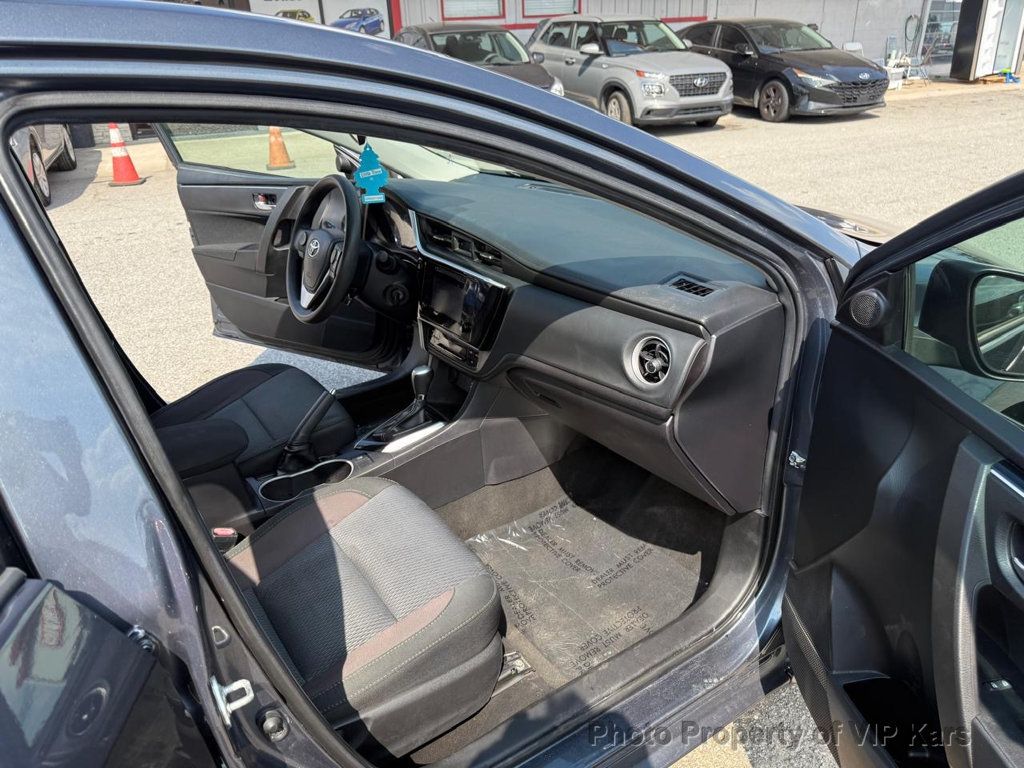 2019 Toyota Corolla L photo 13