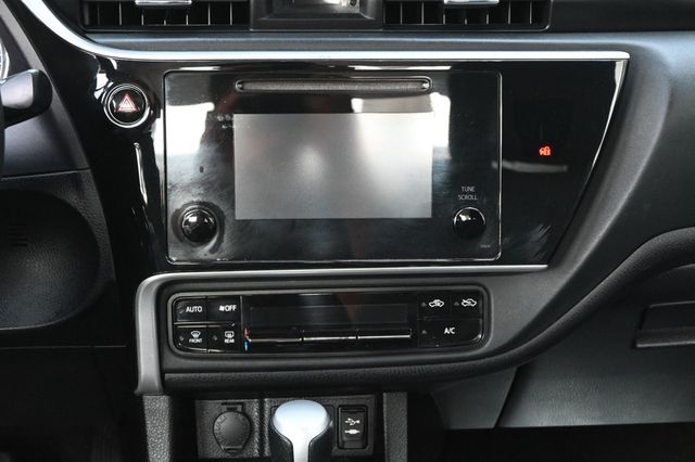 2019 Toyota Corolla LE - 23066015 - 10