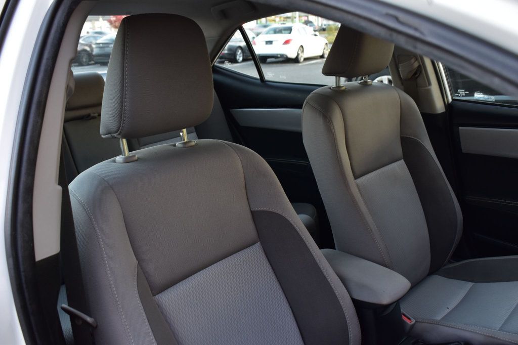 2019 Toyota Corolla LE CVT - 22940673 - 17