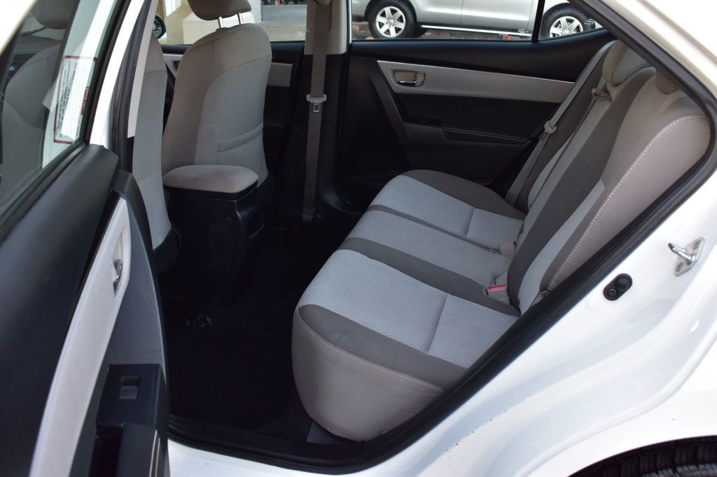 2019 Toyota Corolla LE CVT - 22940673 - 19