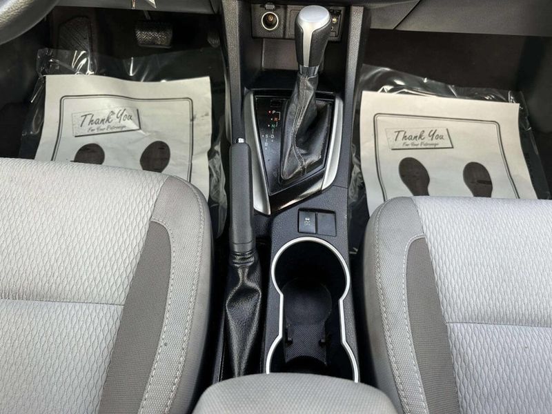 2019 Toyota Corolla LE CVT - 23014705 - 18