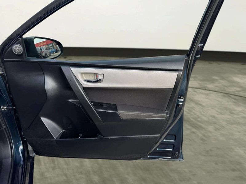 2019 Toyota Corolla LE CVT - 23014705 - 21