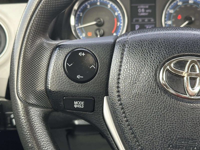 2019 Toyota Corolla LE CVT - 23014705 - 27