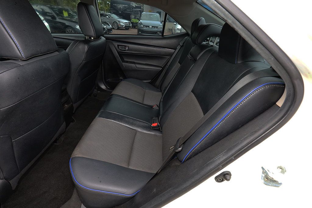 2019 Toyota Corolla L photo 11