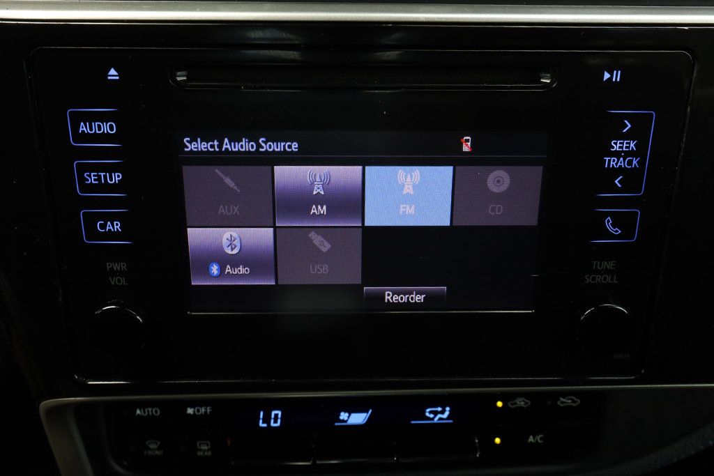 2019 Toyota Corolla L photo 18