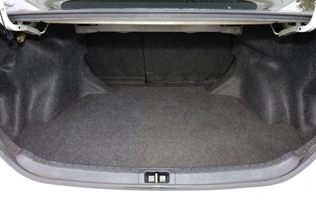 2019 Toyota Corolla L photo 25