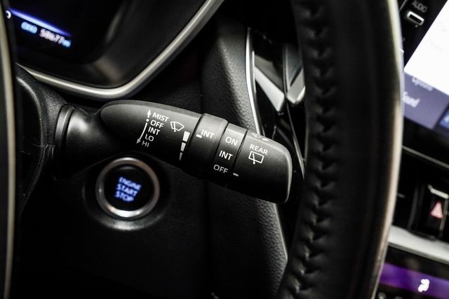 2019 Toyota Corolla Hatchback SE CVT - 22980856 - 32